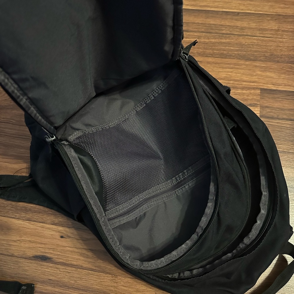 Nike Essential Backpack - image 7